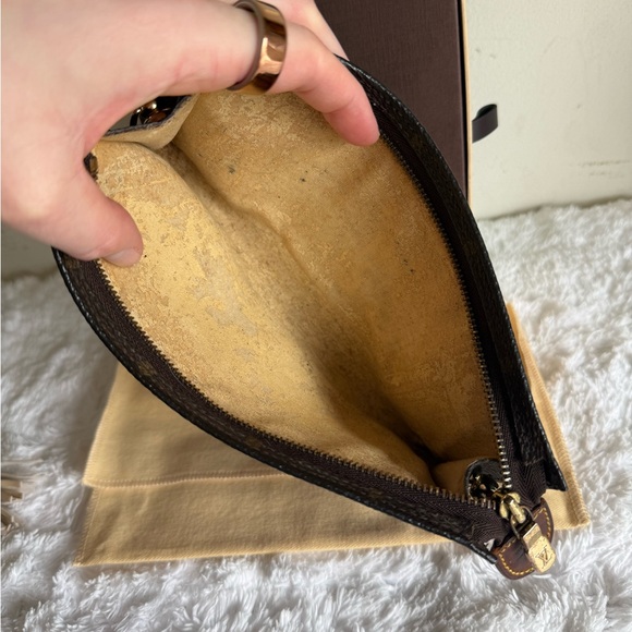 Louis Vuitton Monogram Bucket GM Pouch, COA - Picture 9 of 12